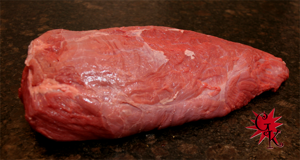 Die Sehnen werden vom falschen Filet entfernt. Rindfleisch selber geräuchert - Gaumen Knall