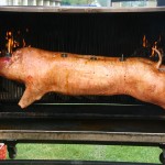 Ganze Sau am Spieß