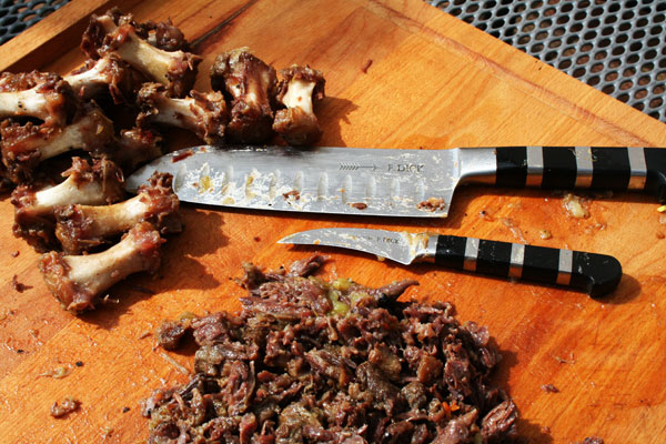 Zartes-Ochsenschwanzfleisch-aus-dem-Dutch-Oven-à-la-Gaumen-Knall